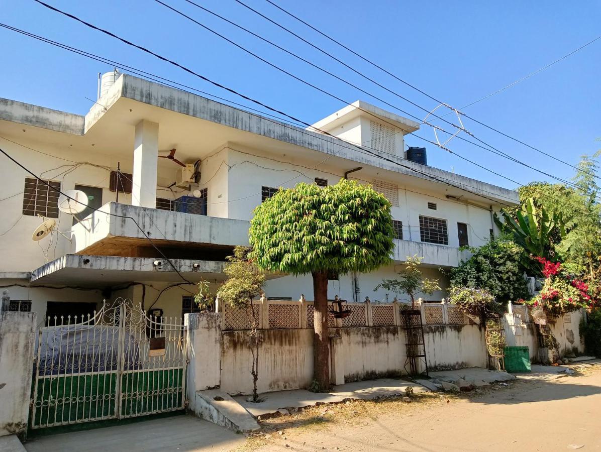 Nadya Homestay For Female & Family جايبور المظهر الخارجي الصورة