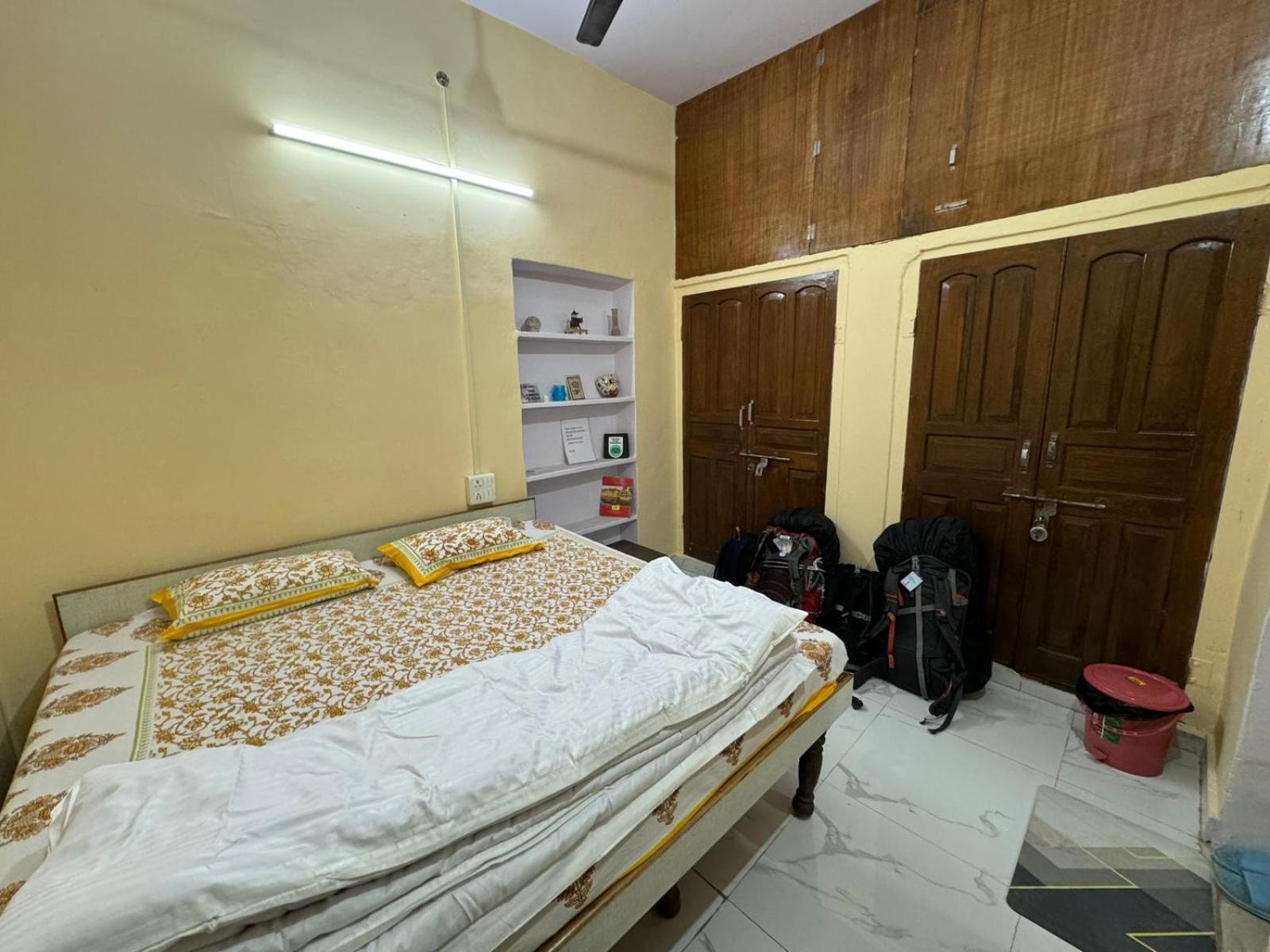 Nadya Homestay For Female & Family جايبور الغرفة الصورة