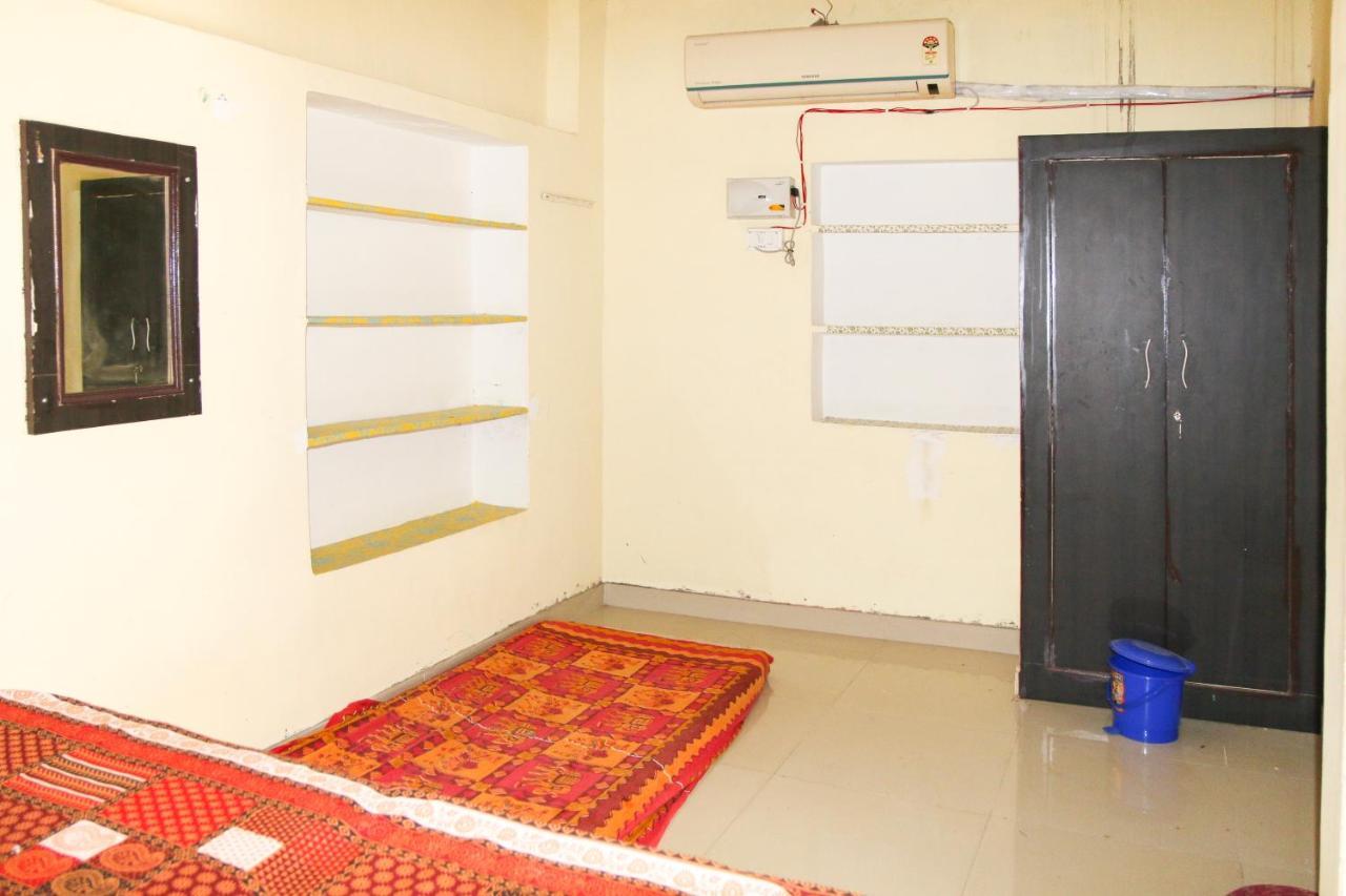 Nadya Homestay For Female & Family جايبور المظهر الخارجي الصورة