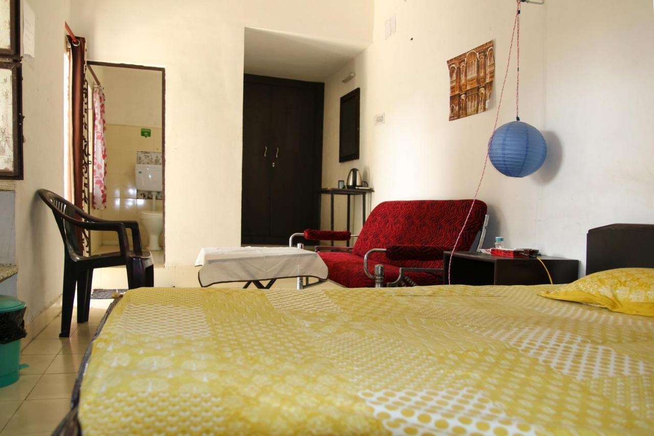 Nadya Homestay For Female & Family جايبور المظهر الخارجي الصورة