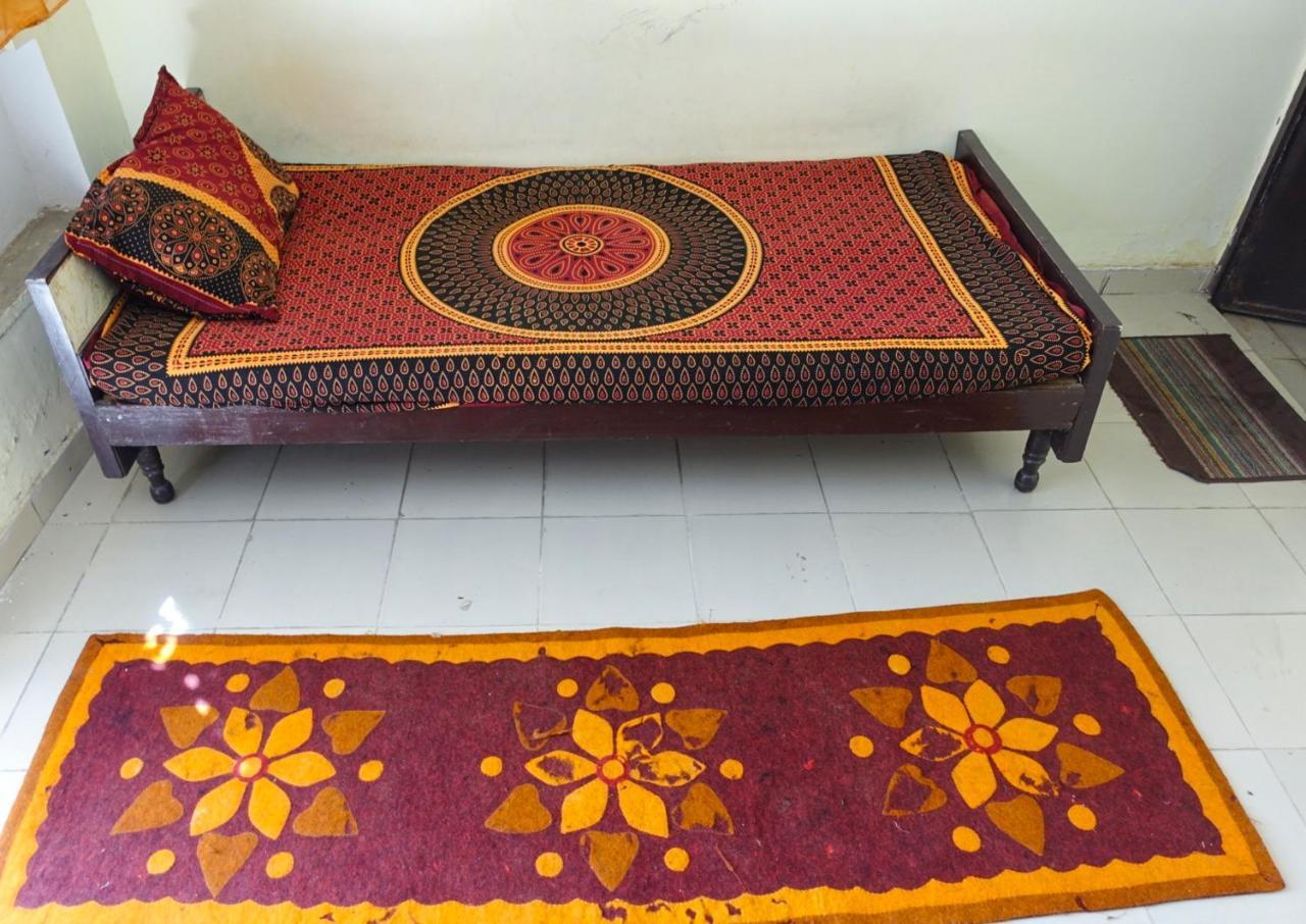 Nadya Homestay For Female & Family جايبور المظهر الخارجي الصورة