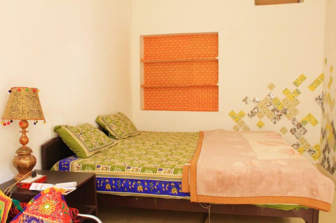 Nadya Homestay For Female & Family جايبور المظهر الخارجي الصورة