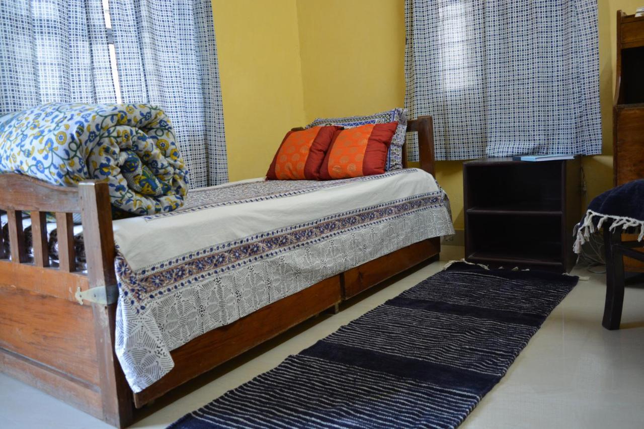 Nadya Homestay For Female & Family جايبور المظهر الخارجي الصورة