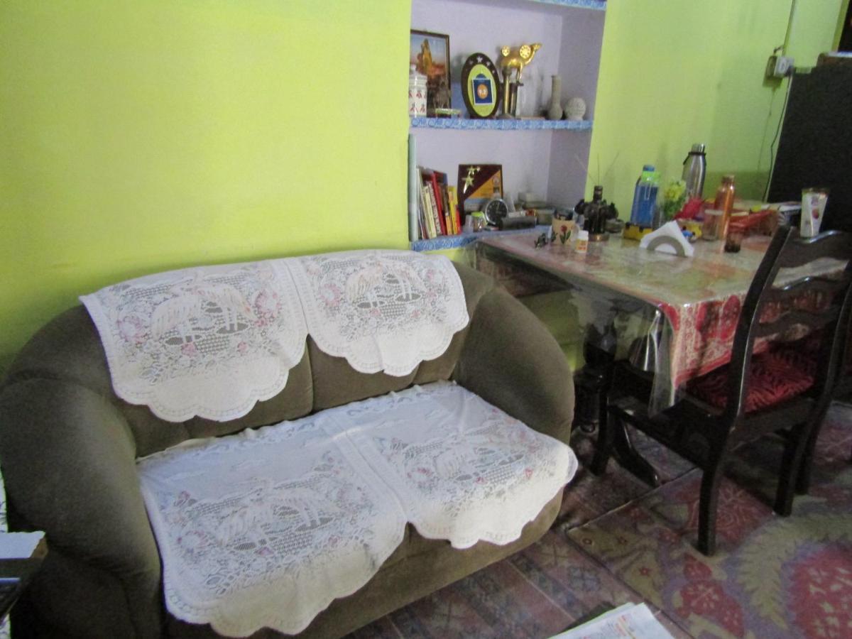Nadya Homestay For Female & Family جايبور المظهر الخارجي الصورة